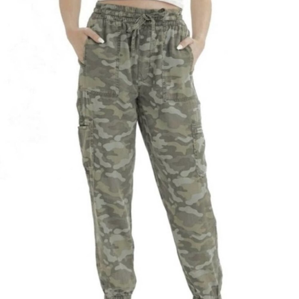 American Eagle Drawstring Camo Cargo Jogger Pants size XS short